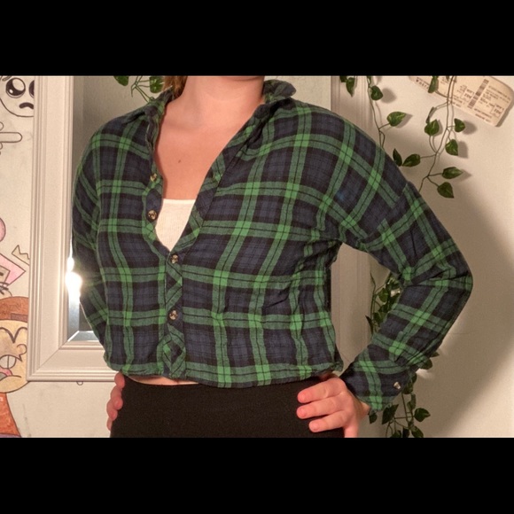 Cropped plaid flannel - Picture 2 of 3